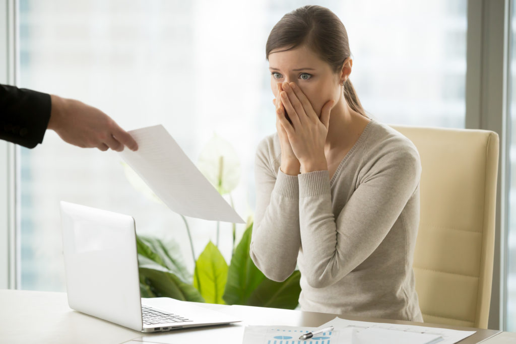 Employer Giving Dismissal Notice To Young Woman - OFFICE CONT - Contabilidade Digital para você e sua empresa